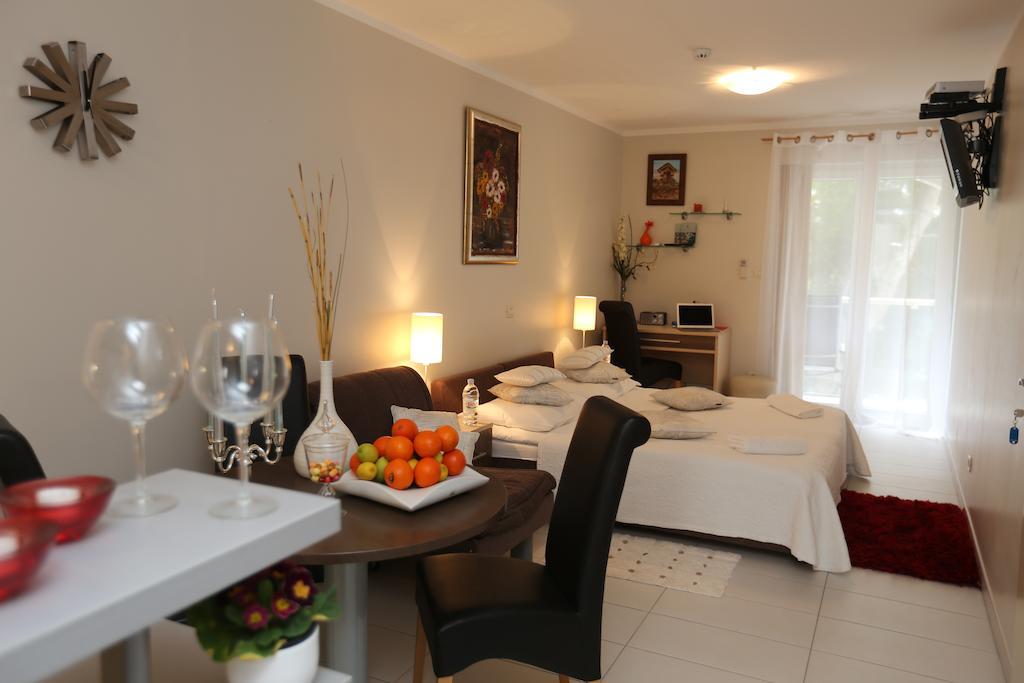 Apartments Lavica Beach Dumicic Подстрана Стая снимка